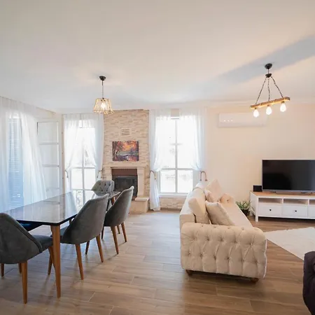 Exceptional With Private Pool And Lovely Garden In Marmaris Vilă